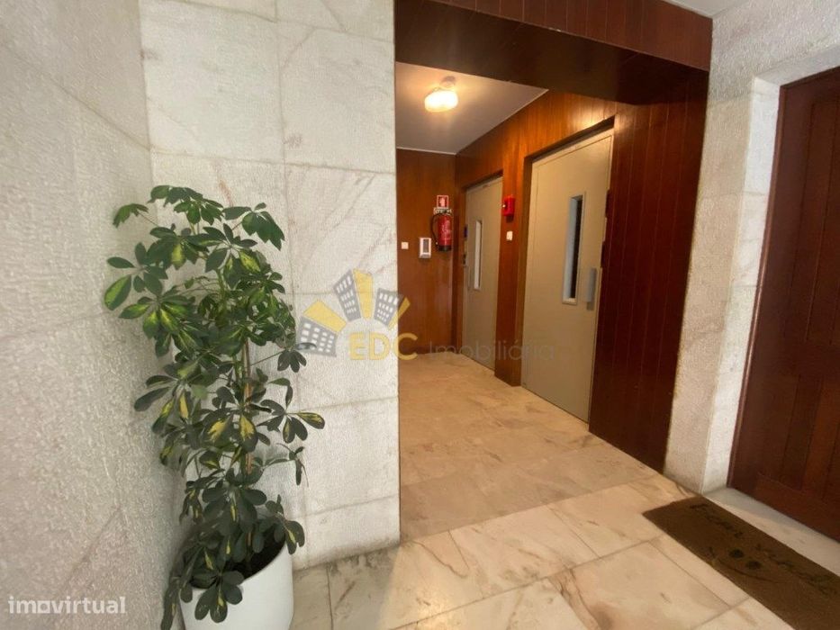 Apartamento T3 com suíte no Monte do Estoril | Excelente potencial ...