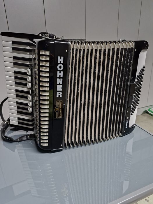 Acordeão Hohner Student 72