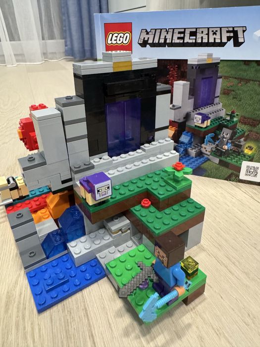 Lego Minecraft 21172 Оригінал