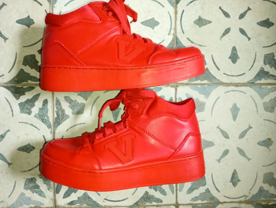 Buty sportowe na koturnie Vans, sneakersy