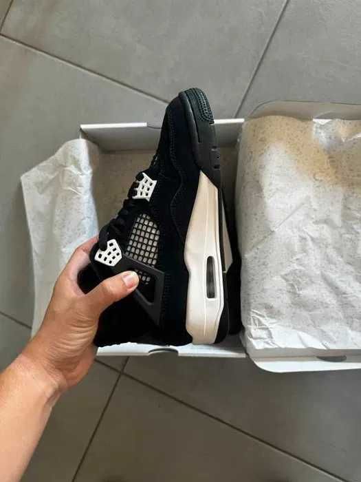 Jordan 4 Retro White Thunder R.40