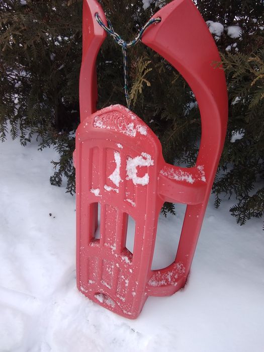 Sanki  Arrow  , Prosperplast . Plastikowe - Tworzywo sztuczne