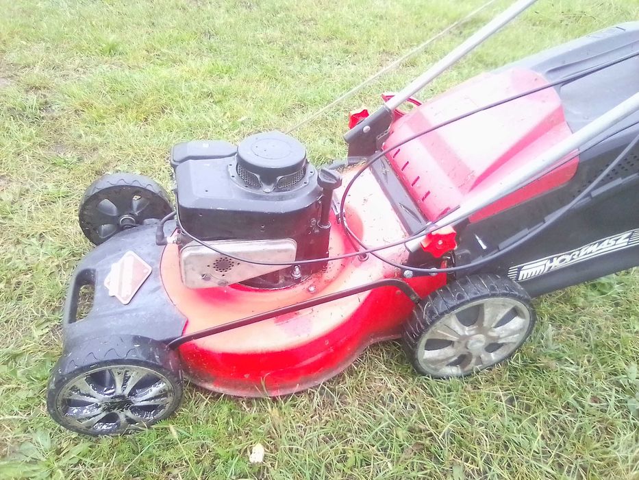 Kosiarka spalinowa z koszem z napędem wyrzut boczny  silnik briggs