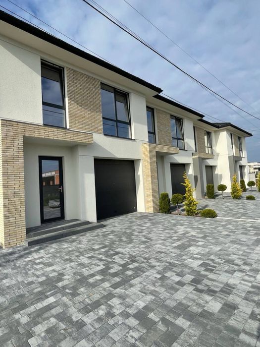 Продаж котеджів в Минаї