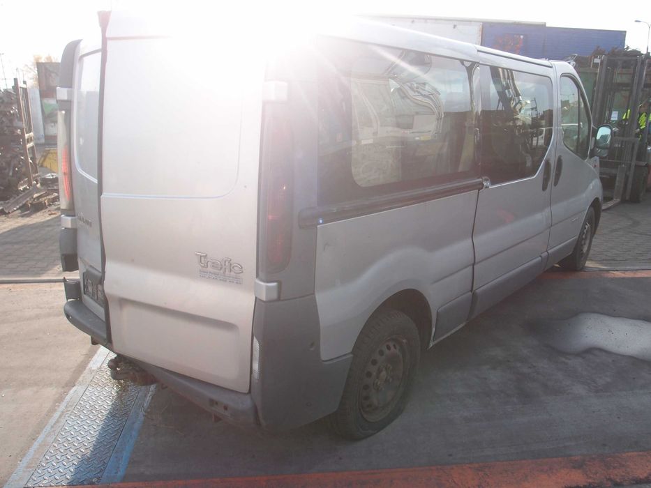 Renault Trafic II / 1.9D 100km / 2006r / na części