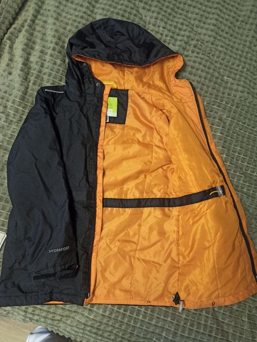 Продам куртку на осінь