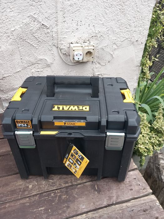 Kufer Skrzynka Walizka Narzedziowa DEWALT TSTAK