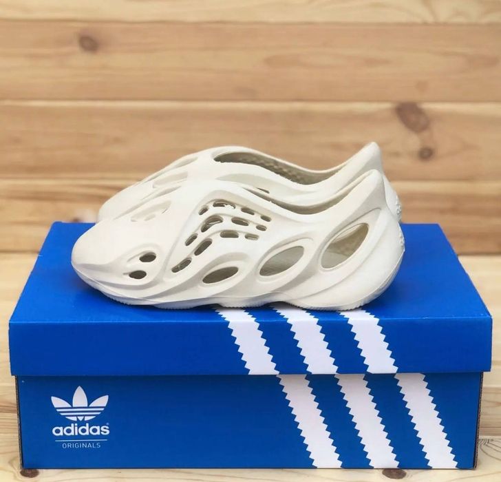 Чоловічі літні кросівки Adidas Yeezy Foam Runner кроссовки изи фом раннер