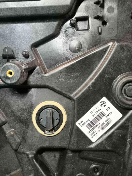 Elevador Vidros Frente Direito VW GOLF VI 1.6 (75 kW / 102 cv) [10.2008 - 11.2012] 5K1837730Q (OEM) | 5K0837462B (OEM)