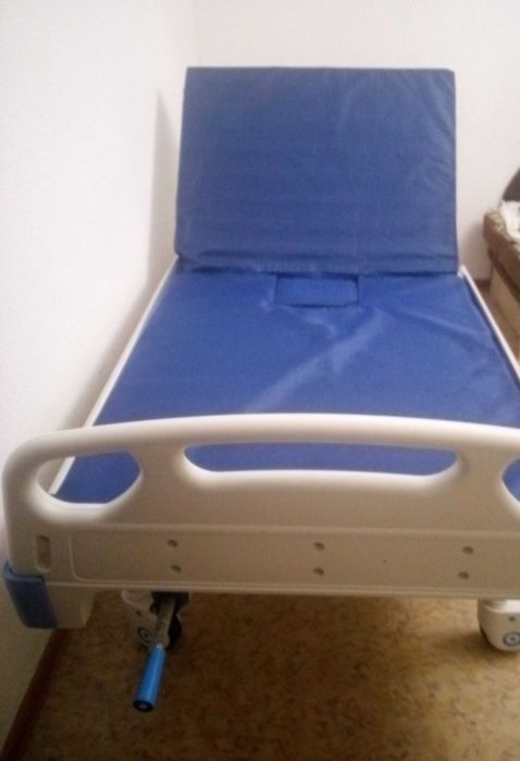 Продам кровать для лежачого хворого. мЗвягель