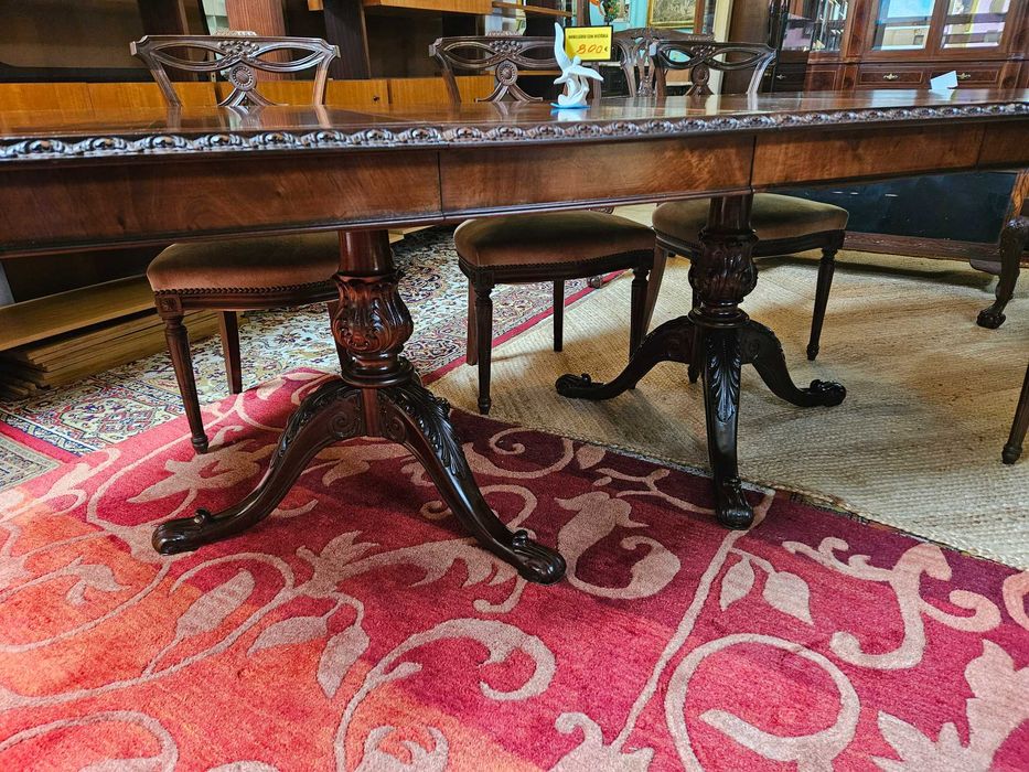 Grande mesa, antiga mas em excelente estado geral, extensível - Só