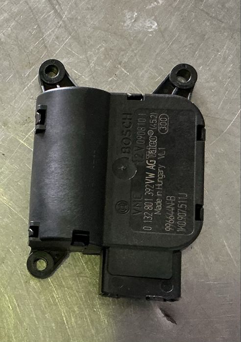 Motor/atuador das comportas do sistema de climatização VW Golf VI 1.6 TDI 2010