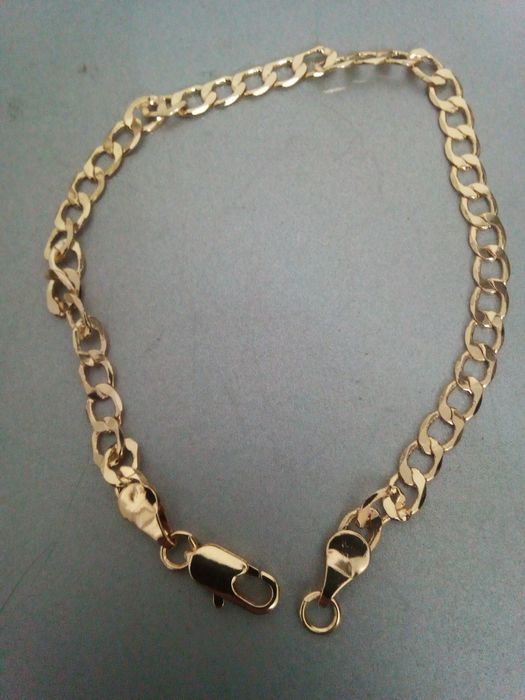 Fios e Pulseiras  banhados a ouro e 24 kilats