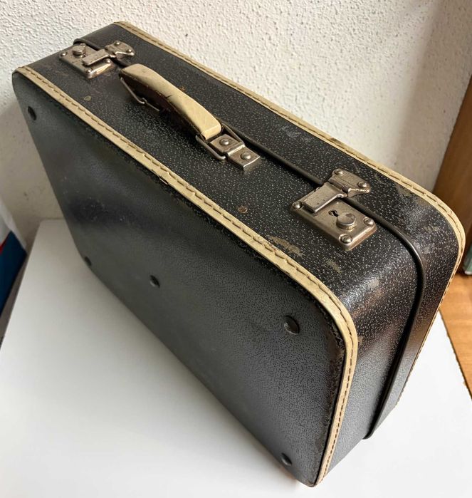Mala de Cartão vintage em estilo Retro