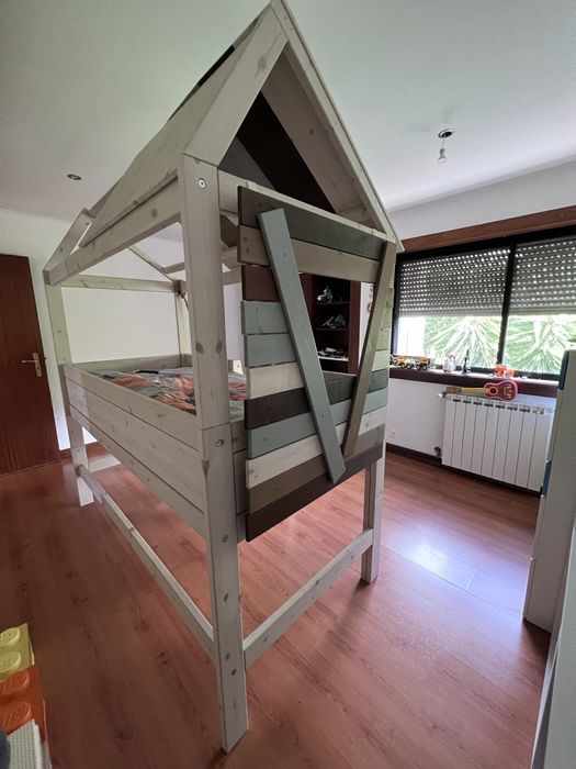 Cama Treehouse marca lifetime