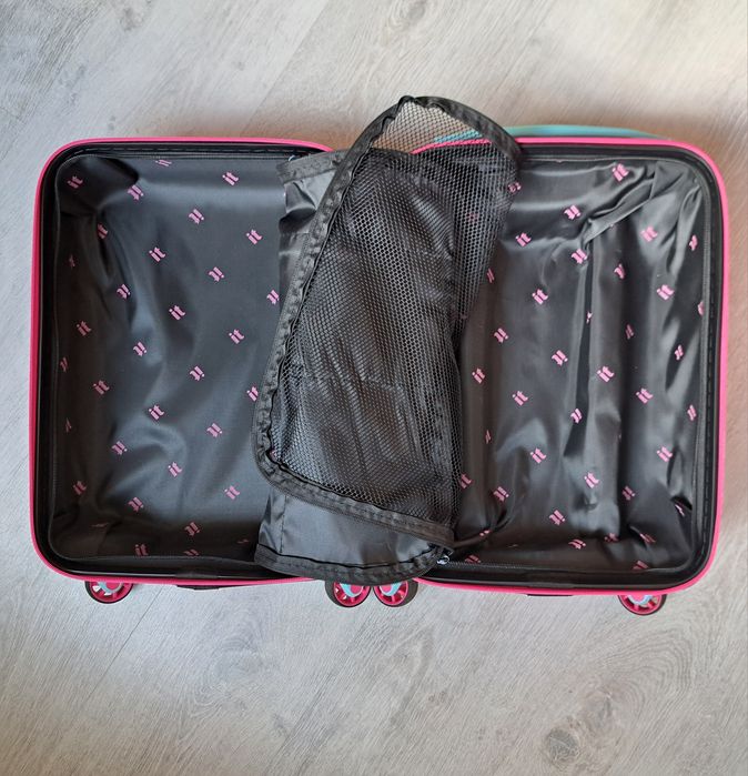 Валіза Primark it пластикова