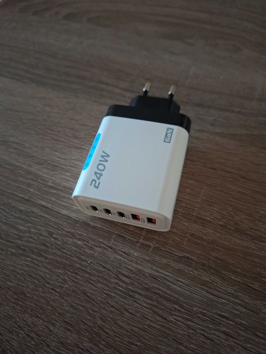 Szybka ładowarka 240W   5 porty do telefonów