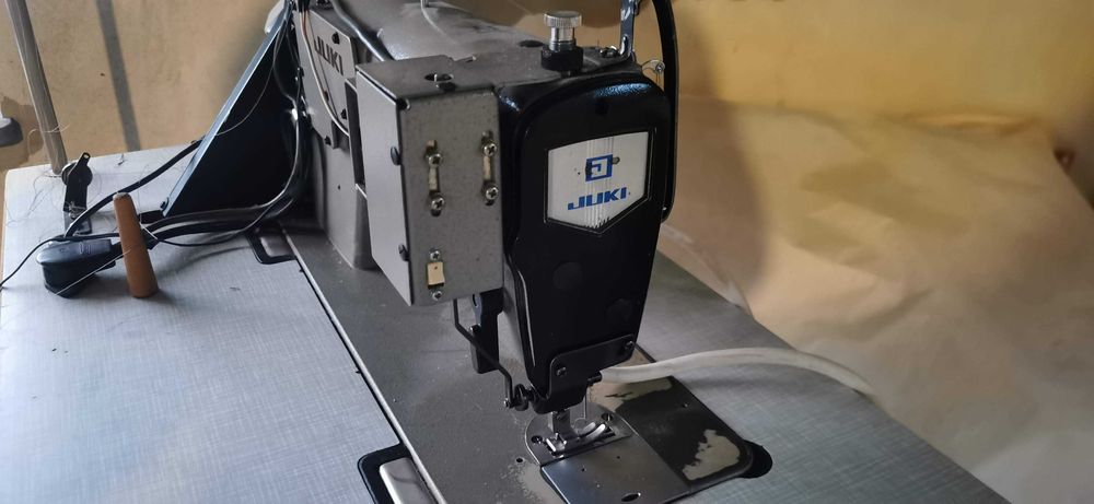 Maszyna do szycia JUKI DLN-415-4