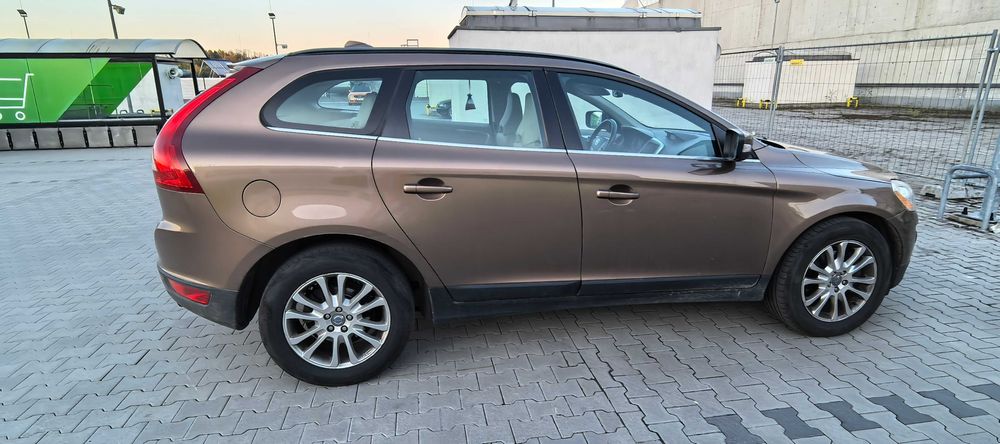VOLVO XC60 2009 AUTOMAT 4X4 2,4 D5 205KM
