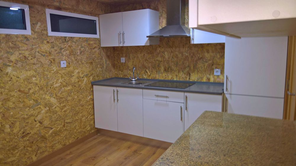 Quarto com wc privada não fumadores com tudo incluído a 10 minutos de Lisboa e do MARL