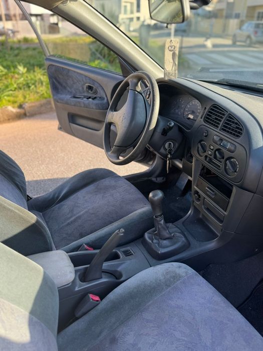 Mitsubishi lancer glx 1.3 i