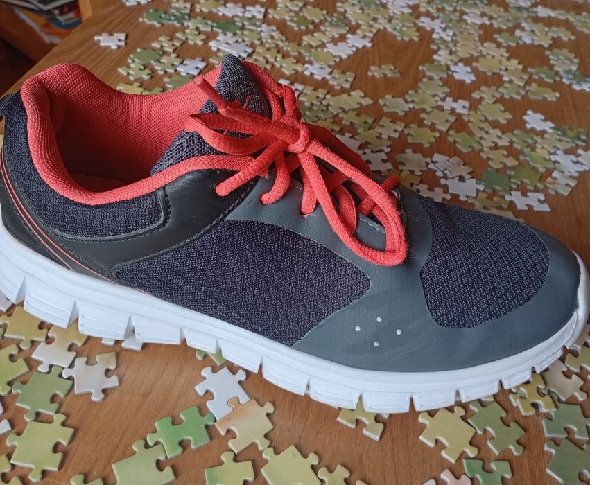 Buty sportowe damskie 40