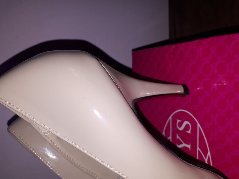 sprzedam buty raz ubrane