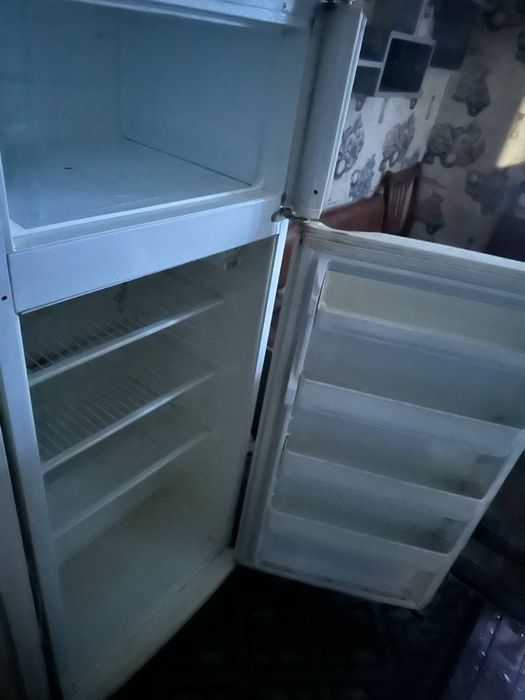 Холодильник в роьочому стані  Срочно