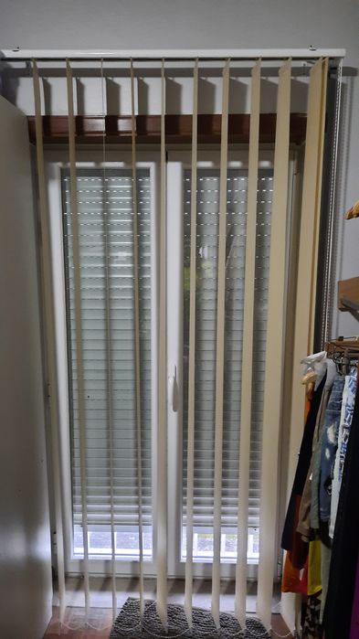 Persianas tela translúcida com bom corte de luz