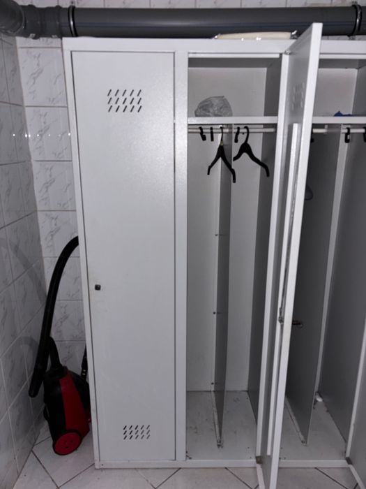 Szafki pracownicze dzielone