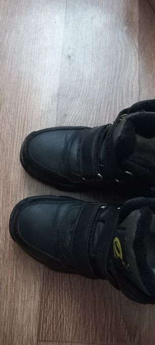 Продам зимнее ботинки clibee