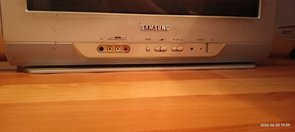 Телевизор Samsung cs-21s8wtq