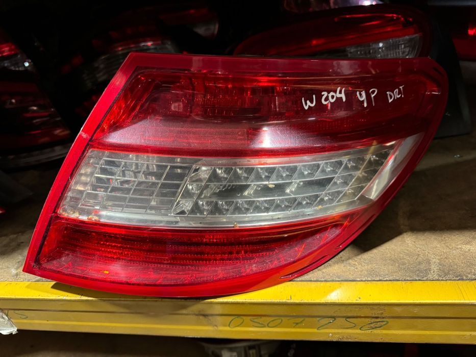 Farolim traseiro Mercedes W204 carro 4 portas