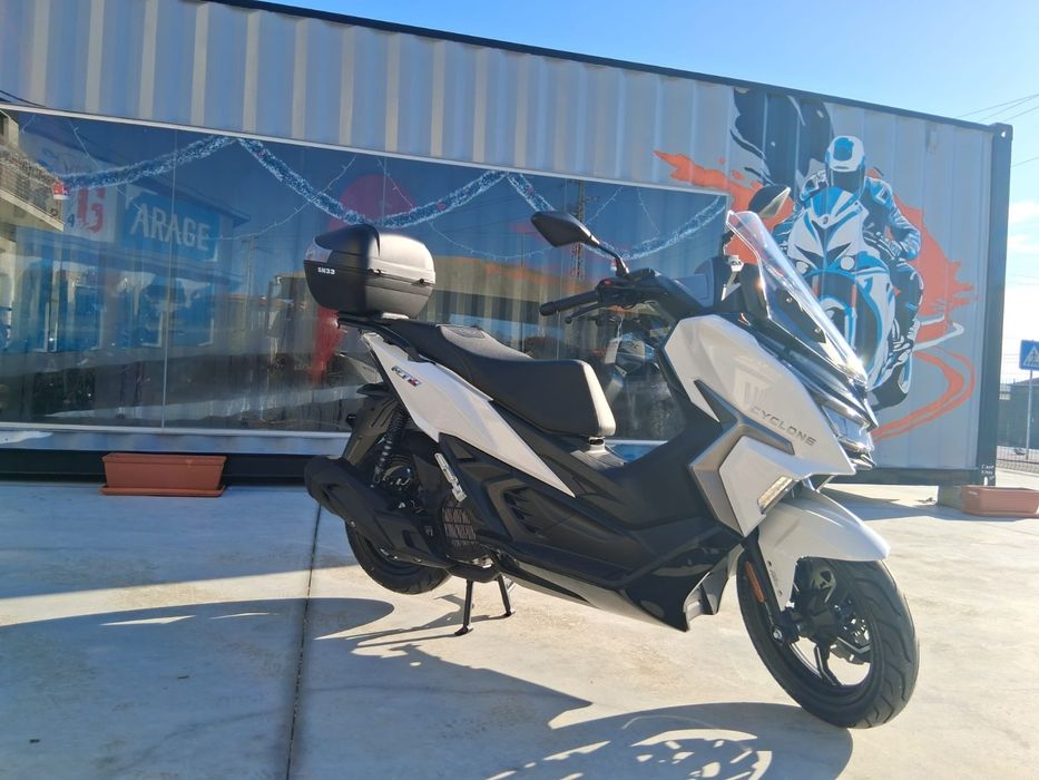 Cyclone RT1 SCOOTER