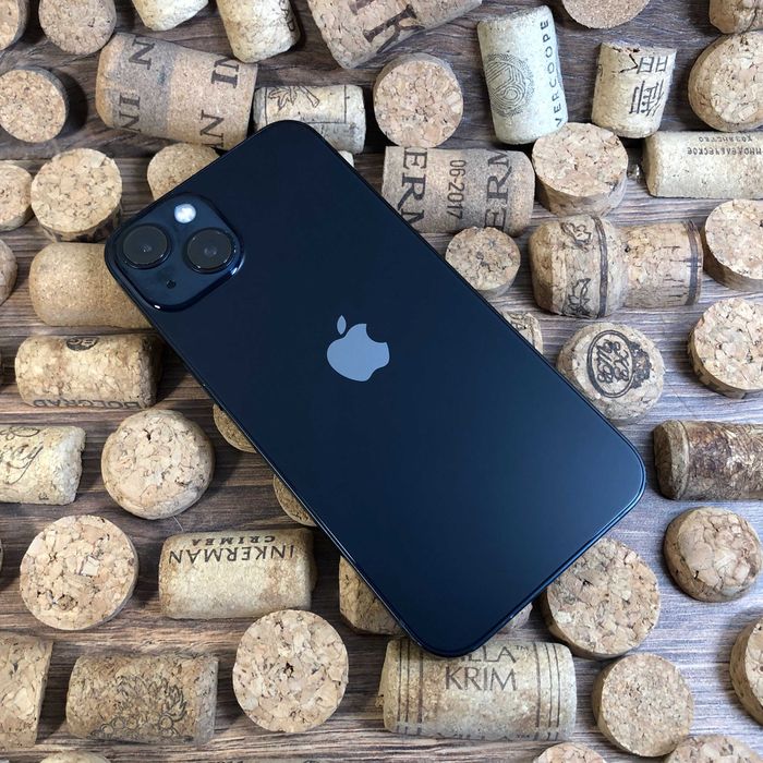Apple iPhone 13 128Gb Midnight. Батарея 100%