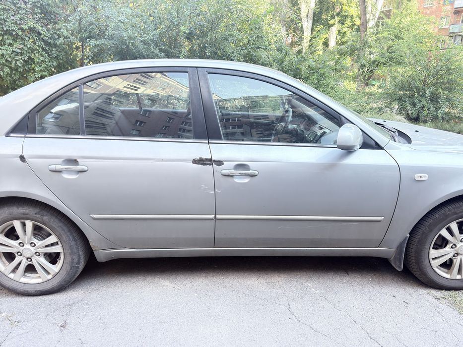 Продам HYUNDAI SONATA 2008 года 2,0 бензин