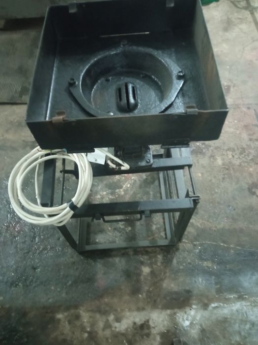 Кузня горно заводського виготовлення, розкладна двигун 380