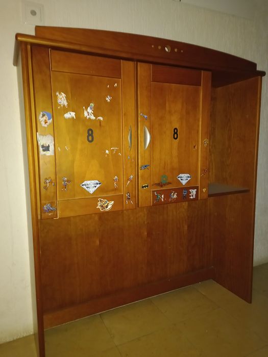 Móvel em Madeira Maciça