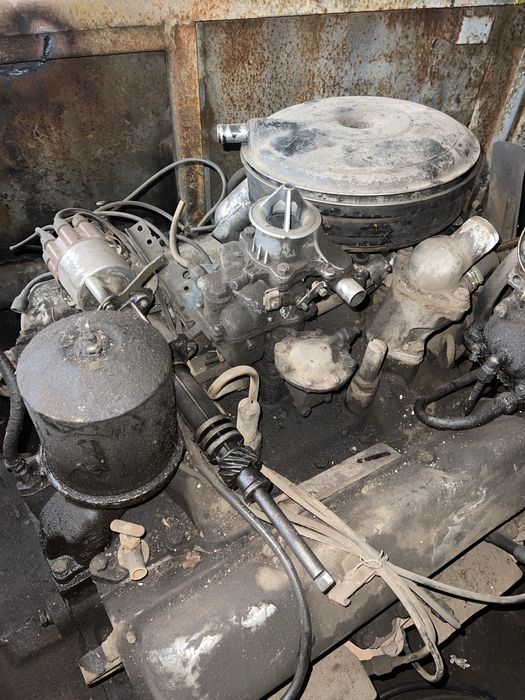 Мотор бензиновий на зіл 8 циліндровий