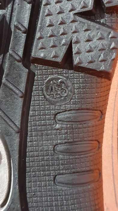 Buty męskie nowe zimowe ocieplone modne rozmiar 43 / wkładka 27 cm
