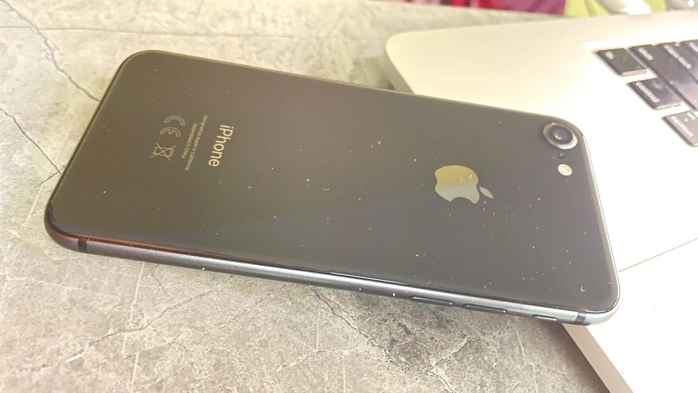 Продаю iPhone 8, 64 ГБ, Black