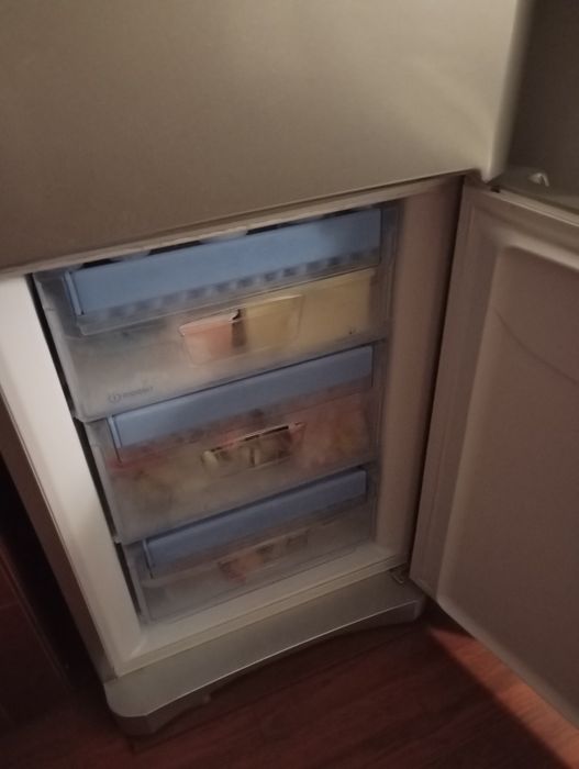 Lodówka Indesit sprawna