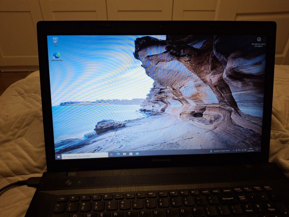 Lenovo g700 laptop do internetu 17.3 ekran 8gb 250 ssd