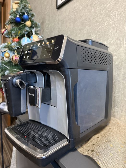 Кавомашина PHILIPS Series 5500 LatteGo EP5547/90