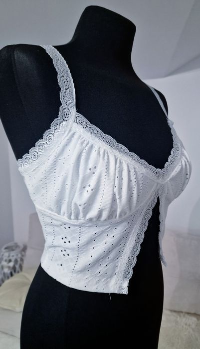 Crop top bialy"Shein".