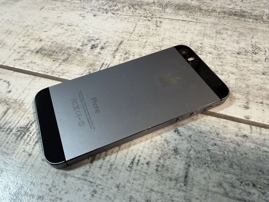 Iphone 5S 16Gb Неверлок ios 12 Bat 78% touch id не работает