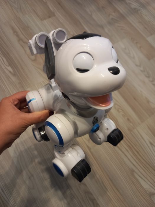 Zabawka robot pies. Piesek zdalnie sterowany pilotem