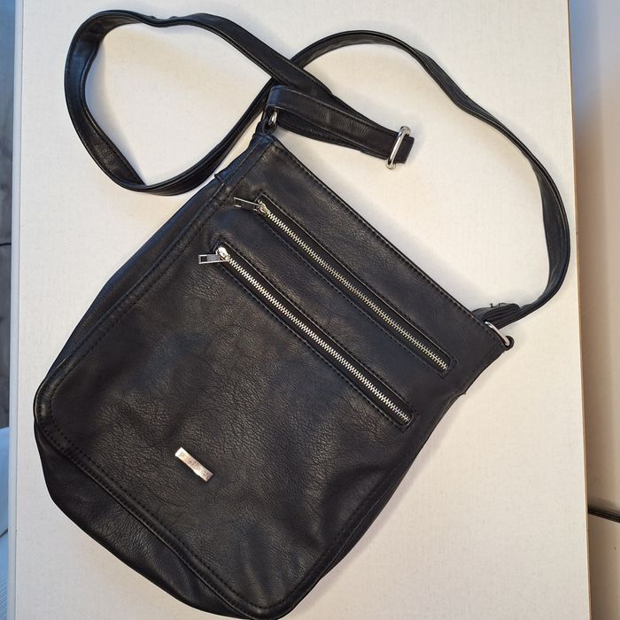 Czarna Torebka listonoszka Witchen