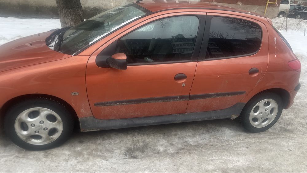 Пежо 206 бензин 1,4 рік 1999