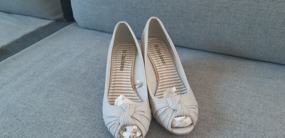 Buty Clara Barson